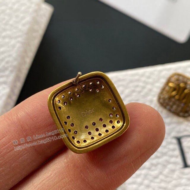 Dior飾品 迪奧經典熱銷款滿鑽方形Dior字母耳釘耳環  zgd1449